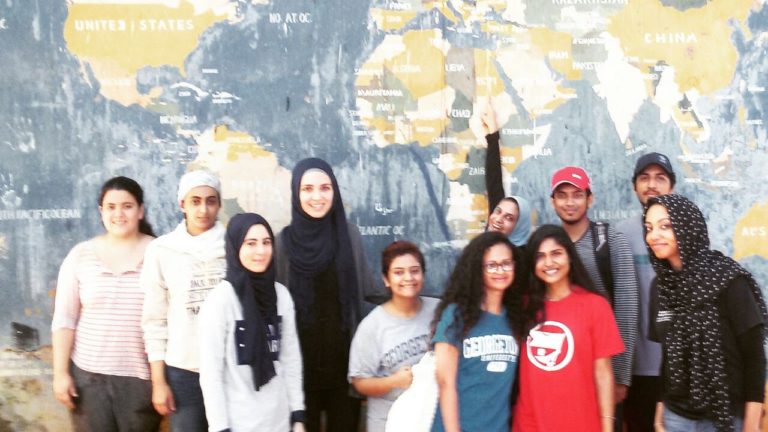 طلبة جامعة جورجتاون قطر يستكشفون قضايا التعليم والتنمية في سيريلانكا