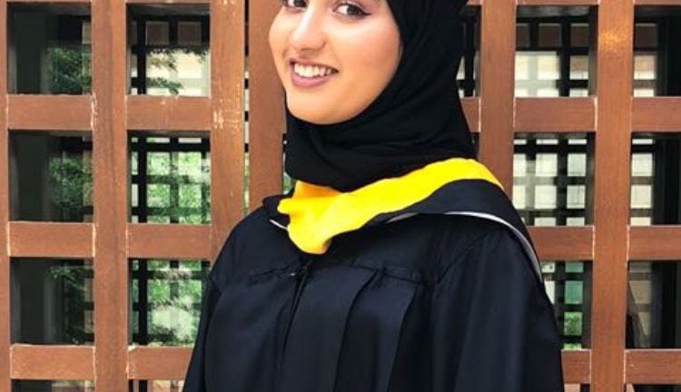 طلاب السنة النهائية يتأملون رحلة التحدي والتحول خلال السنوات الأربع الماضية بفخر واعتزاز