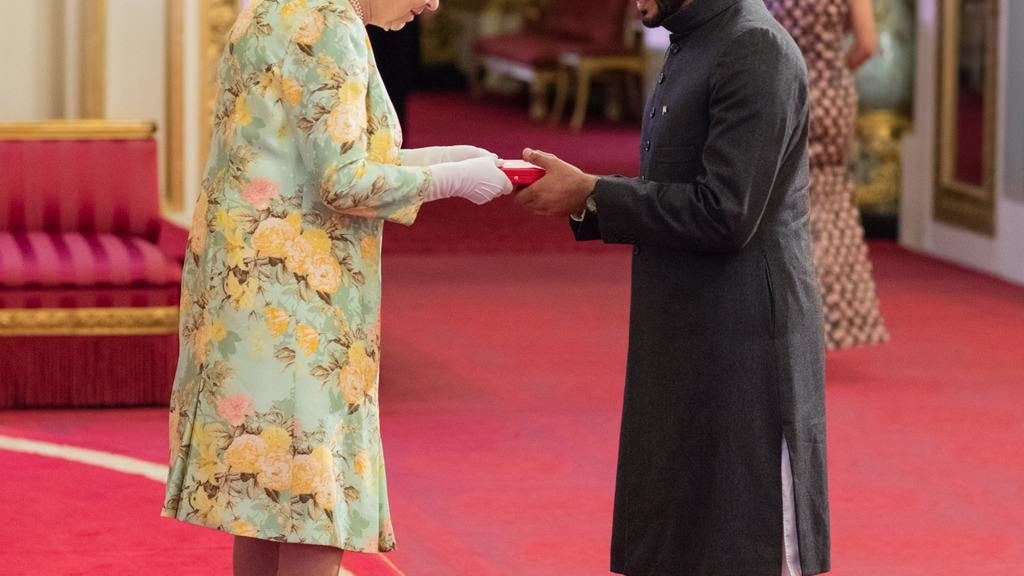 Haroon Yasin (SFS â15) honored by Her Majesty Queen Elizabeth II
