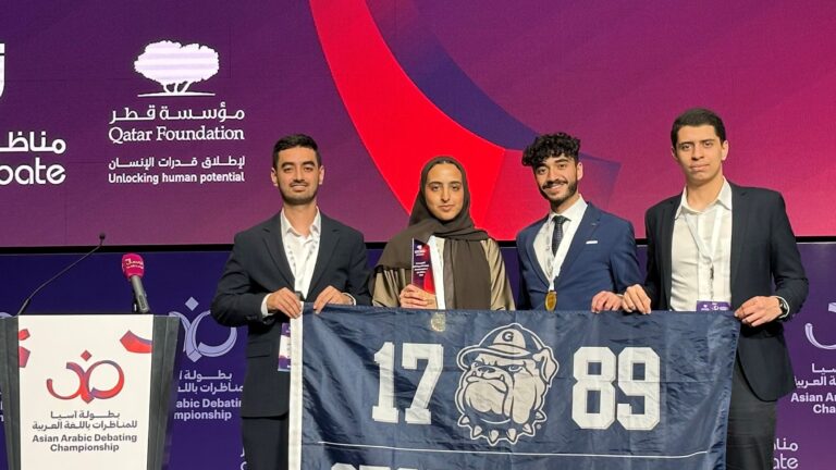 فريق جورجتاون العربي للمناظرات يفوز بجائزة أفضل متحدث إضافة إلى المركز الرابع في البطولة الآسيوية الثانية للمناظرات العربية في عُمان