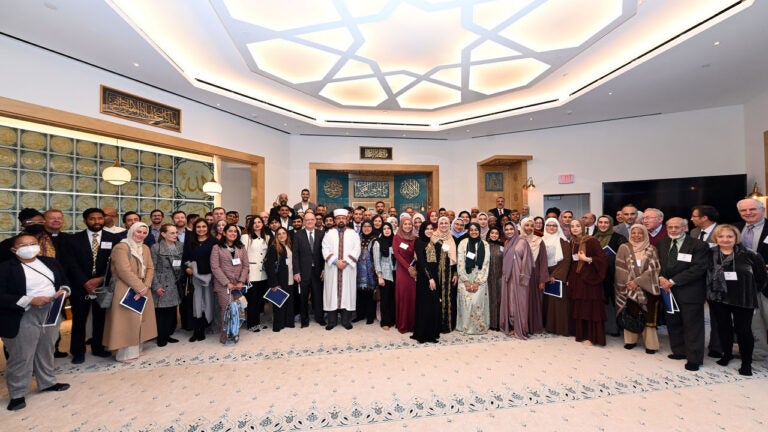 باحث في تاريخ الزنوج الأمريكيين يساهم في افتتاح أول مسجد بجامعة جورجتاون في واشنطن العاصمة