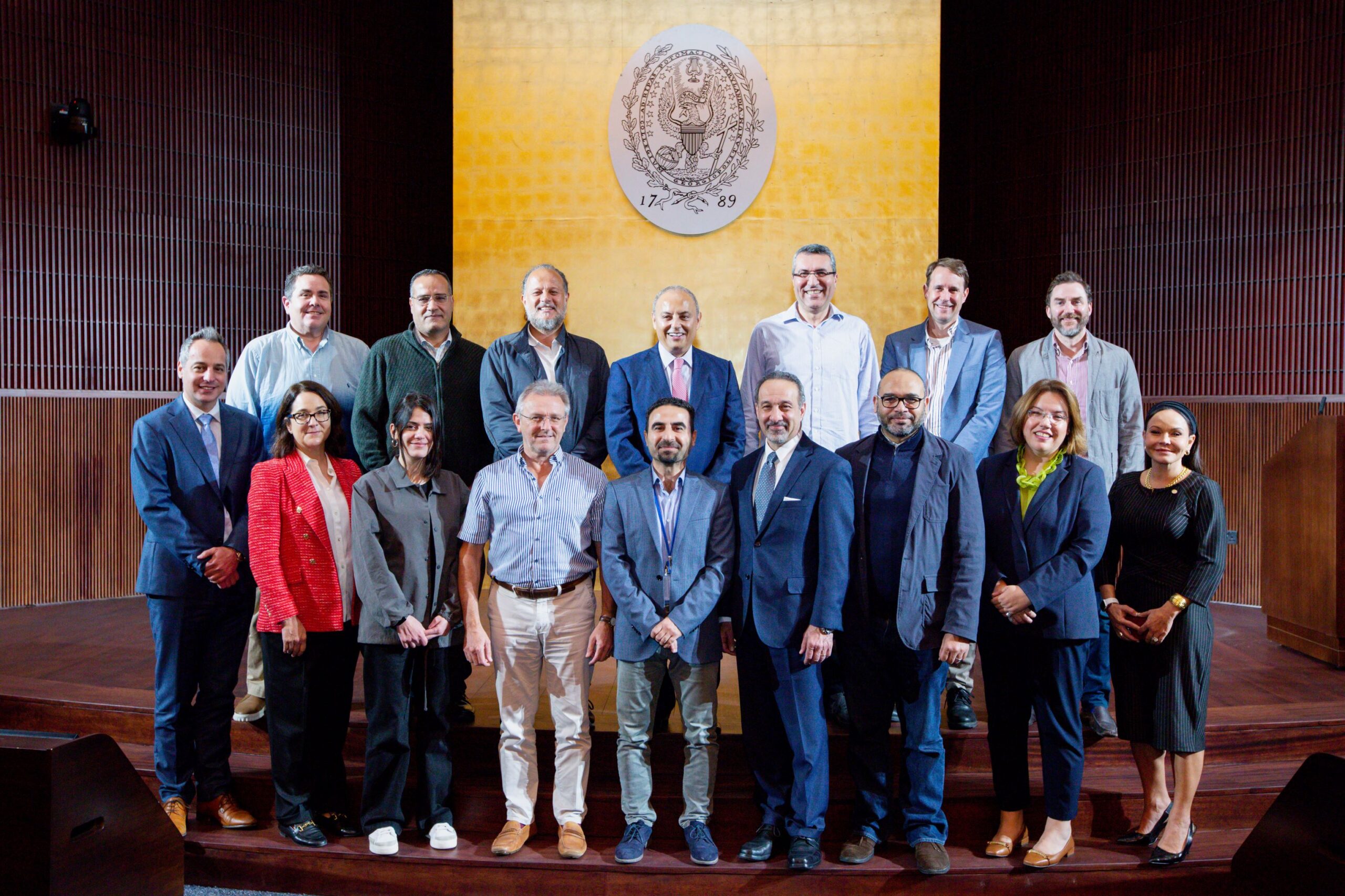 2023facultystaffgroupshot